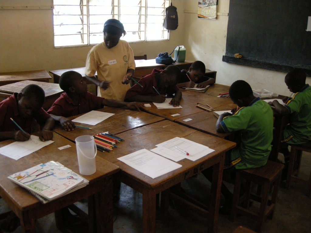 6 children and 1 research assistant during one of the research's drawing exercises. 